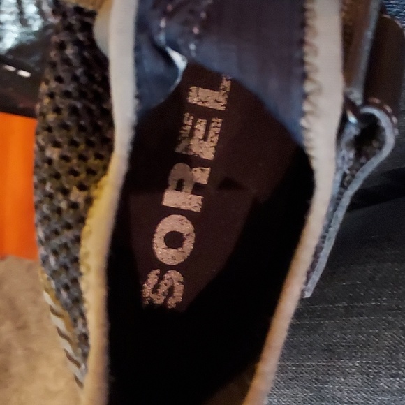 Sorel Women's Kenetic Shoes - Picture 2 of 5